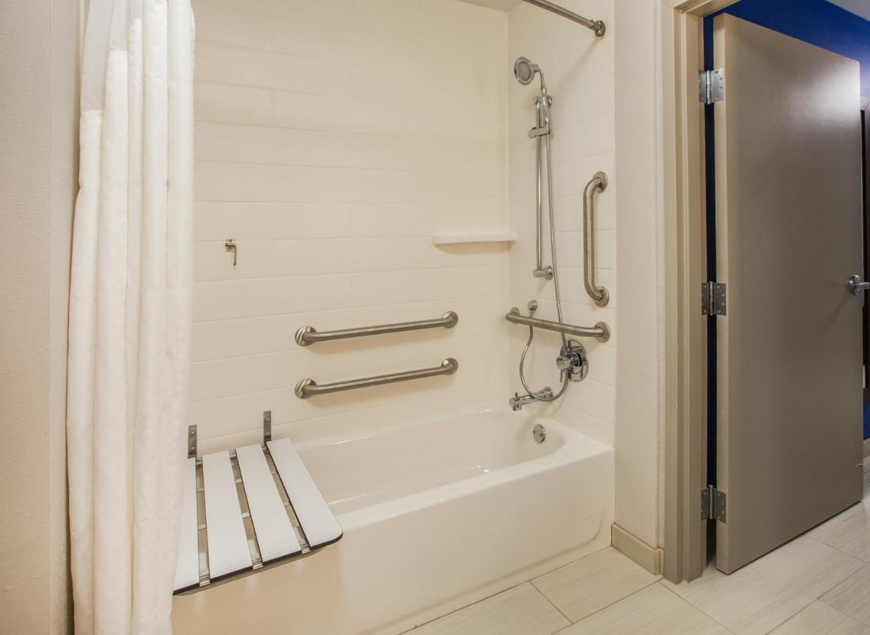 Holiday Inn Express & Suites Reedsburg - Dells Area By Ihg Ngoại thất bức ảnh