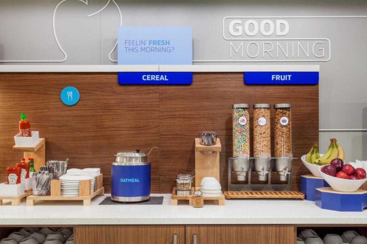 Holiday Inn Express & Suites Reedsburg - Dells Area By Ihg Ngoại thất bức ảnh