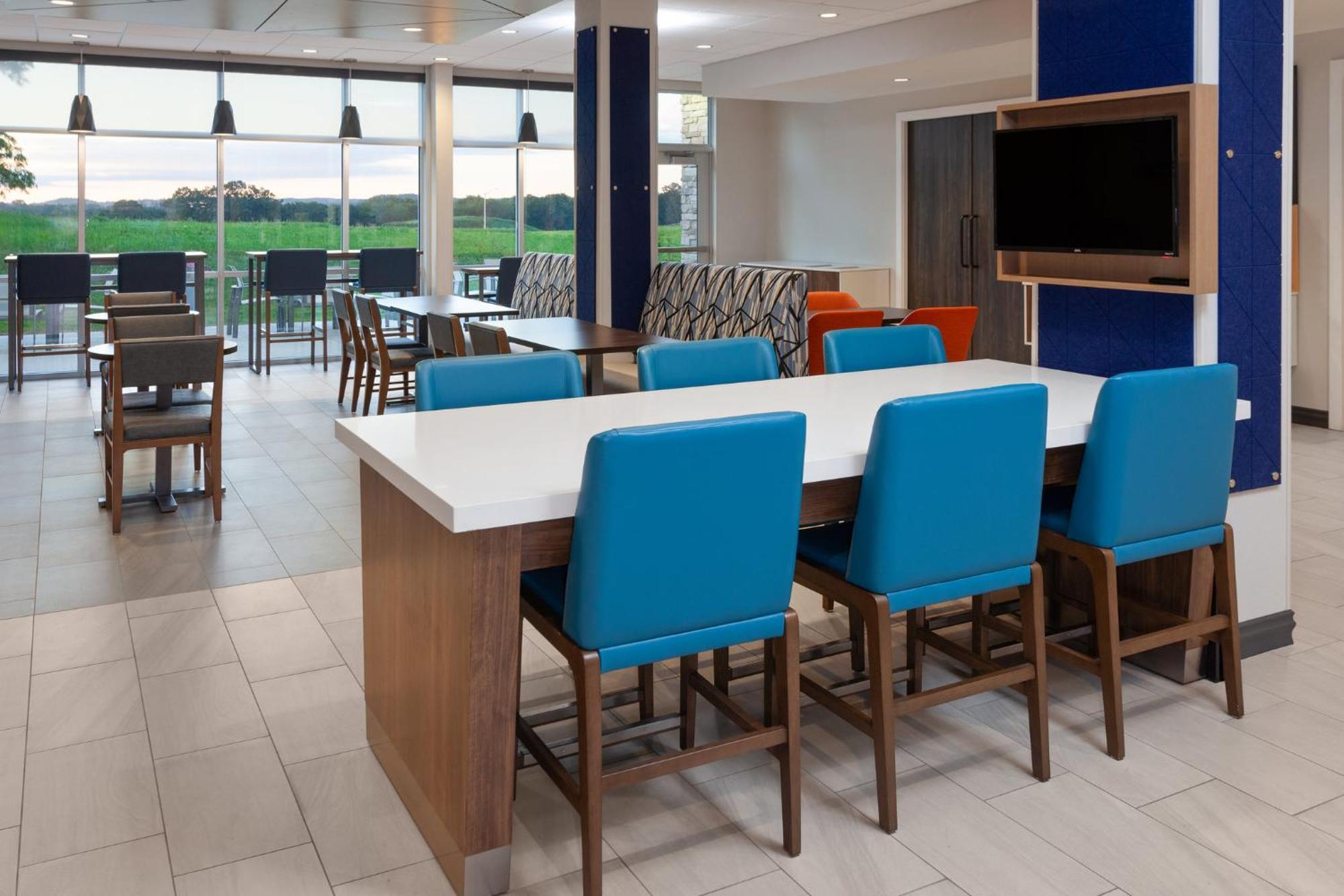 Holiday Inn Express & Suites Reedsburg - Dells Area By Ihg Ngoại thất bức ảnh
